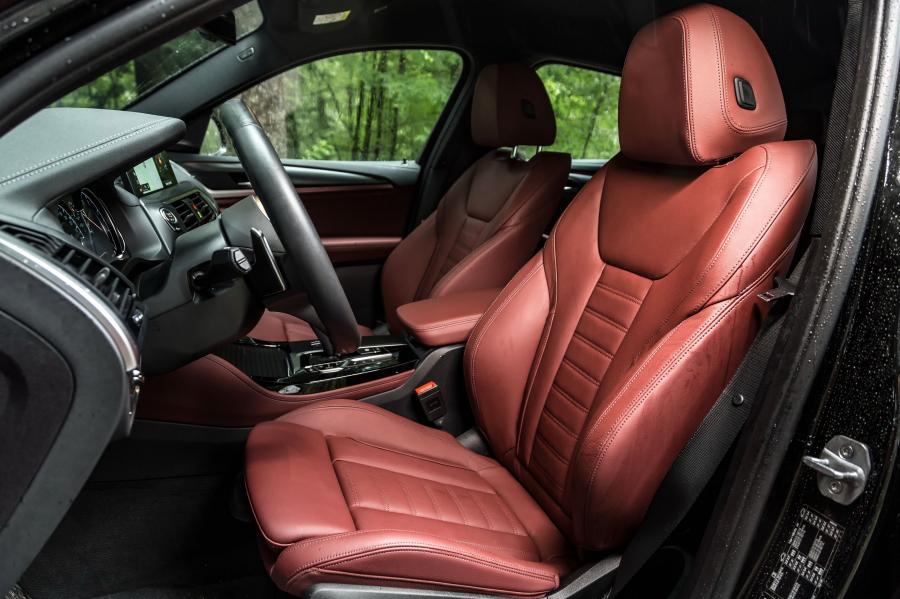 Интерьер BMW X4 xDrive25d M Sport (G02) 2018 года  (WW) (фото 22 из 28)